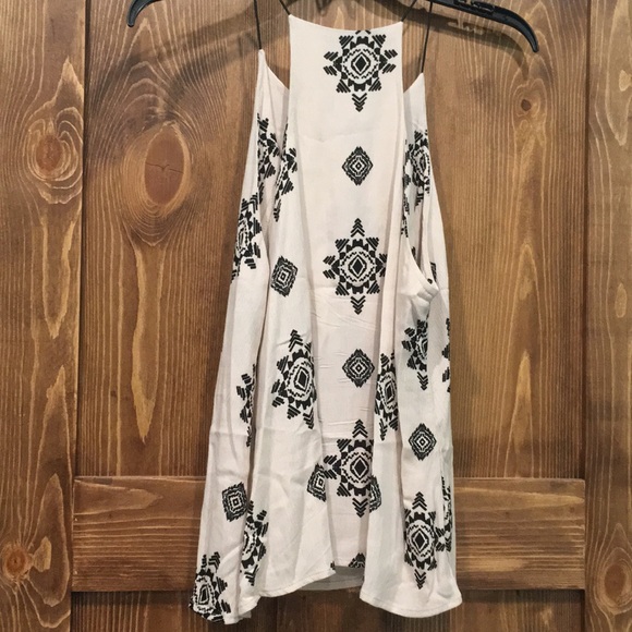 Printed tank NWOT - Picture 4 of 5